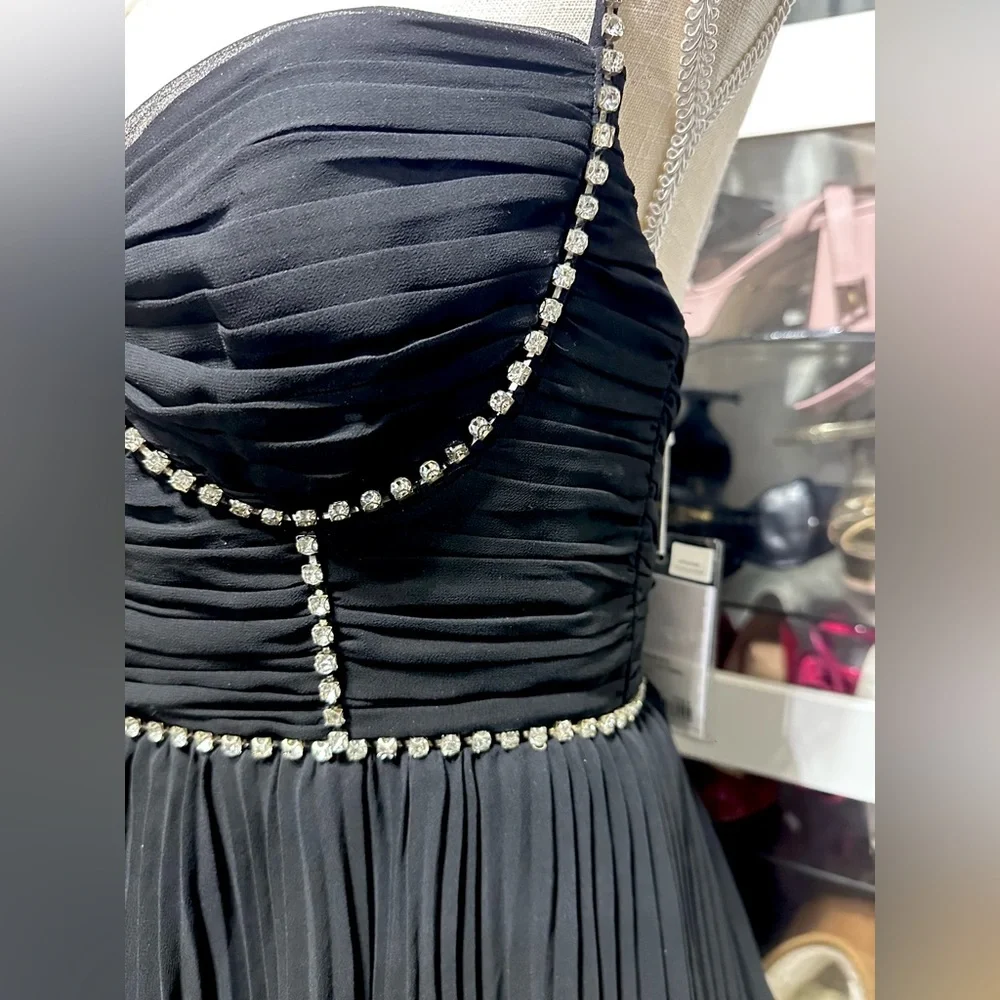 Self portrait Dress . NWT. Size 8us - Picture 6 of 11